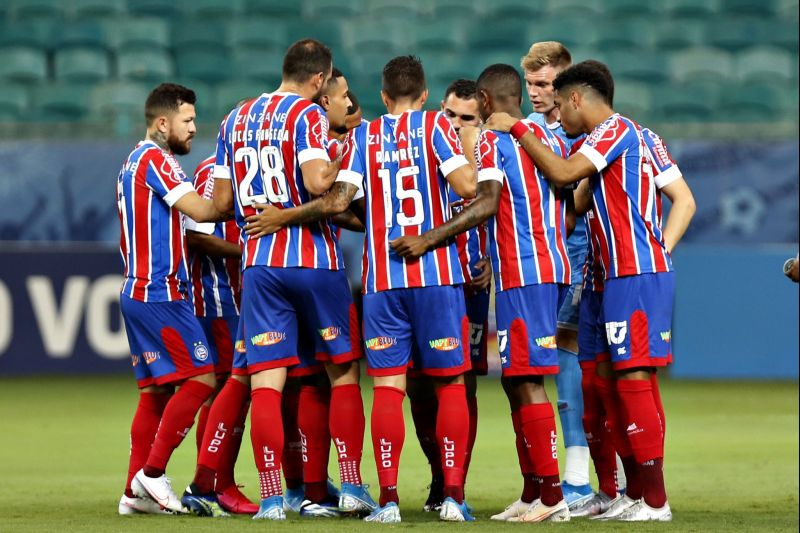 Time do Bahia comorando em grupo a vitória contra o Corinthians - Foto: Twitter Bahia / Divulgação